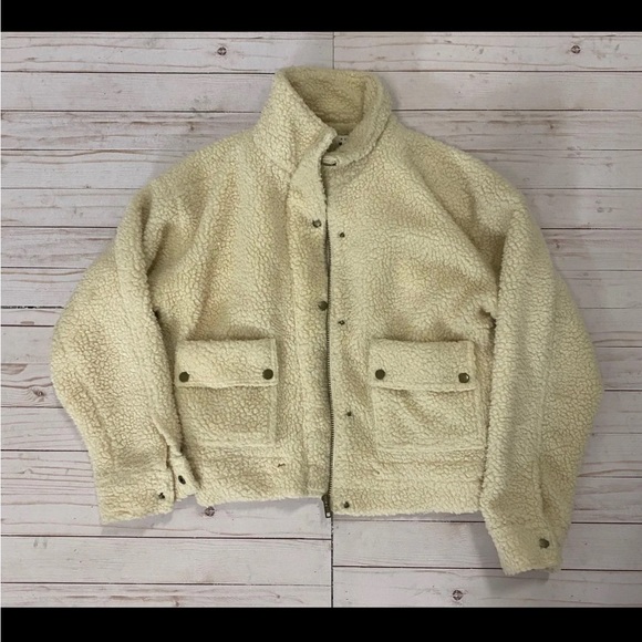 F21 CREAM SHERPA TEDDY COAT - Picture 3 of 5